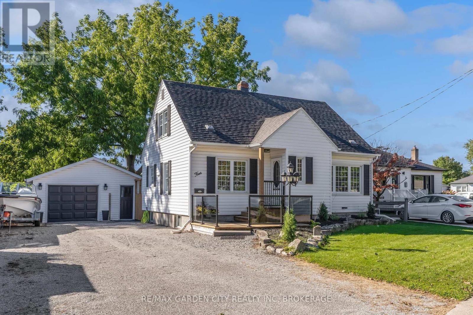 4 MANOR ROAD, St. Catharines, Ontario