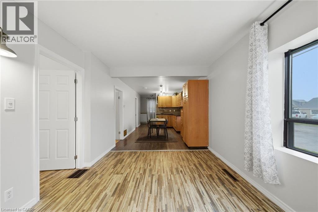 107 Broadway Street, Welland, Ontario  L3C 5L6 - Photo 5 - 40866758
