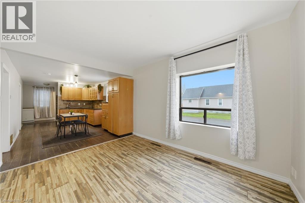 107 Broadway Street, Welland, Ontario  L3C 5L6 - Photo 6 - 40866758