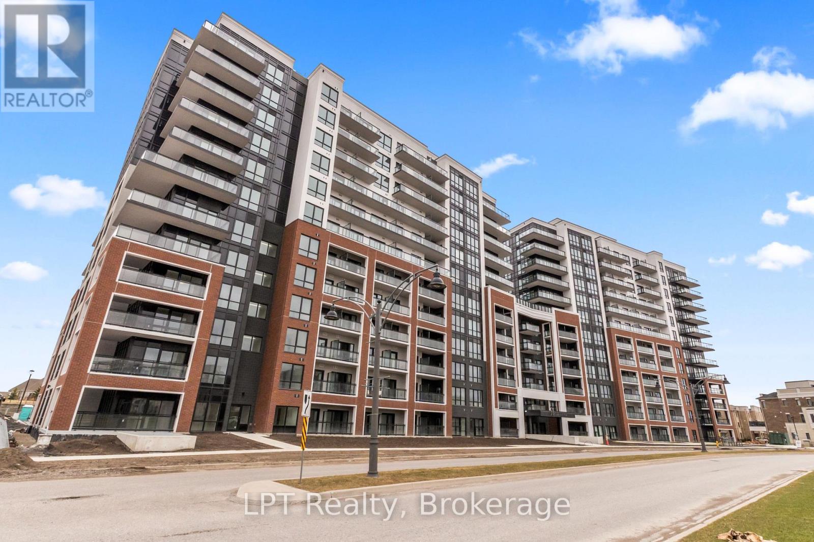 917 - 51 CLARINGTON BOULEVARD