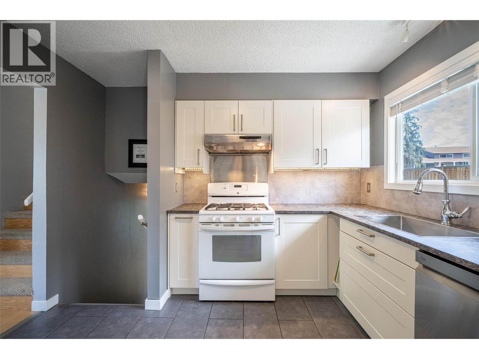 2003 13 Street, Vernon, British Columbia  V1T 3T1 - Photo 14 - 10351494