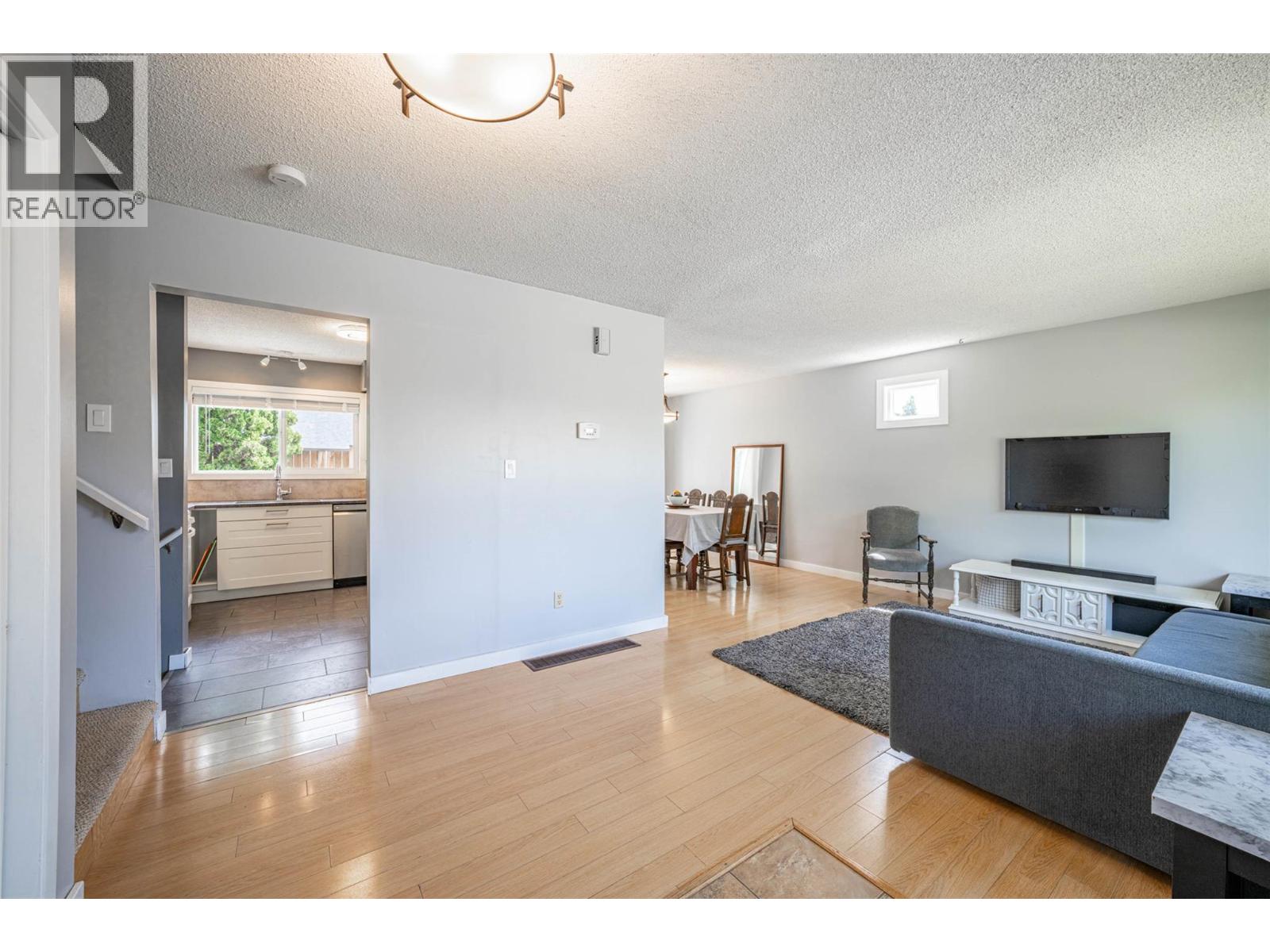 2003 13 Street, Vernon, British Columbia  V1T 3T1 - Photo 6 - 10351494