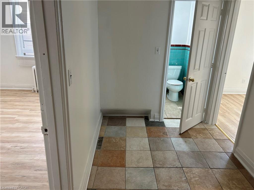 689 E Barton Street E, Hamilton, Ontario  L8L 3A5 - Photo 36 - 40866718