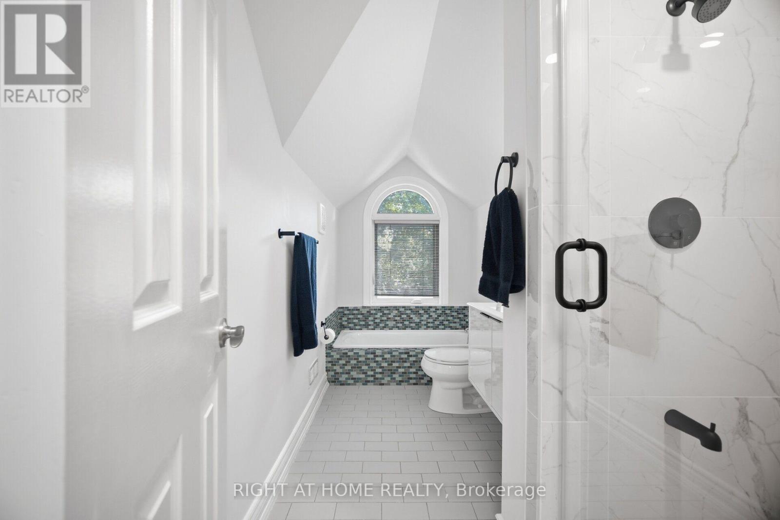 219 Broadway Avenue, Toronto, Ontario M4P 1W1 - Photo 33 - C13831954