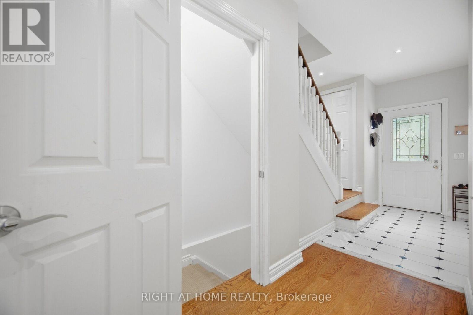 219 Broadway Avenue, Toronto, Ontario M4P 1W1 - Photo 35 - C13831954