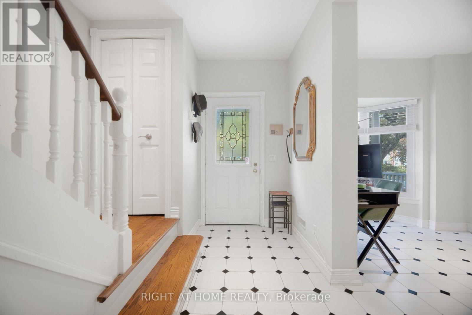 219 Broadway Avenue, Toronto, Ontario M4P 1W1 - Photo 4 - C13831954