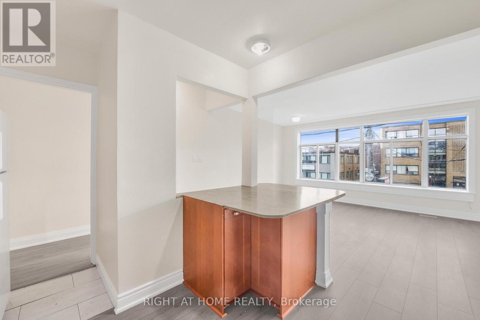 1698a Eglinton Avenue W, Toronto, Ontario  M6E 2H5 - Photo 8 - W13831942