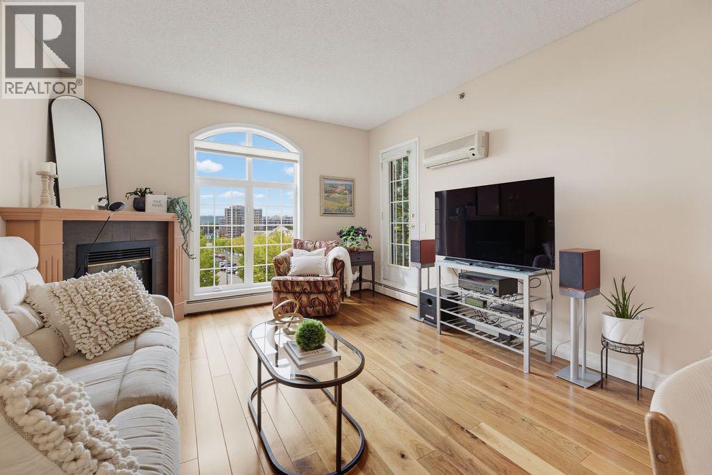 205, 4835 Dalhousie Drive NW