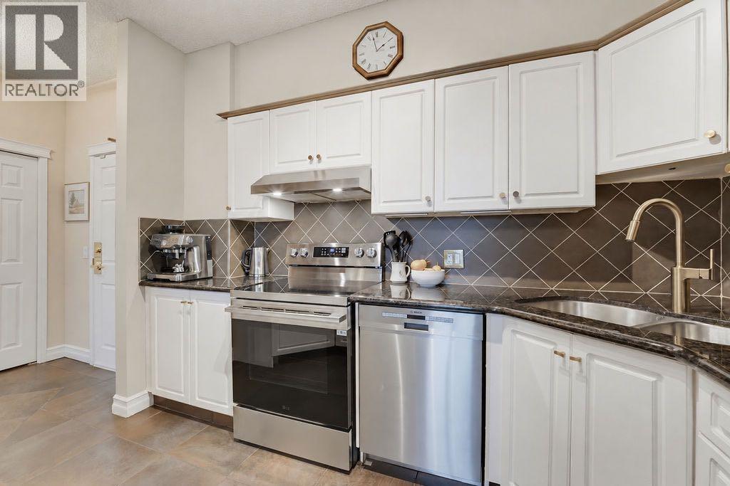 205, 4835 Dalhousie Drive NW