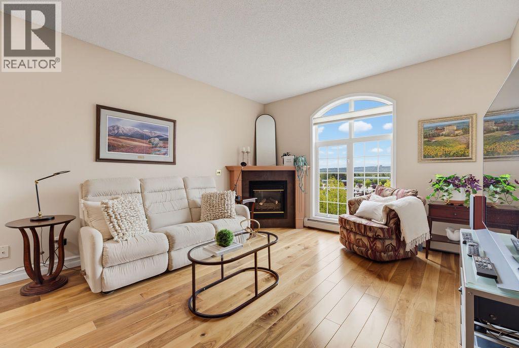 205, 4835 Dalhousie Drive NW