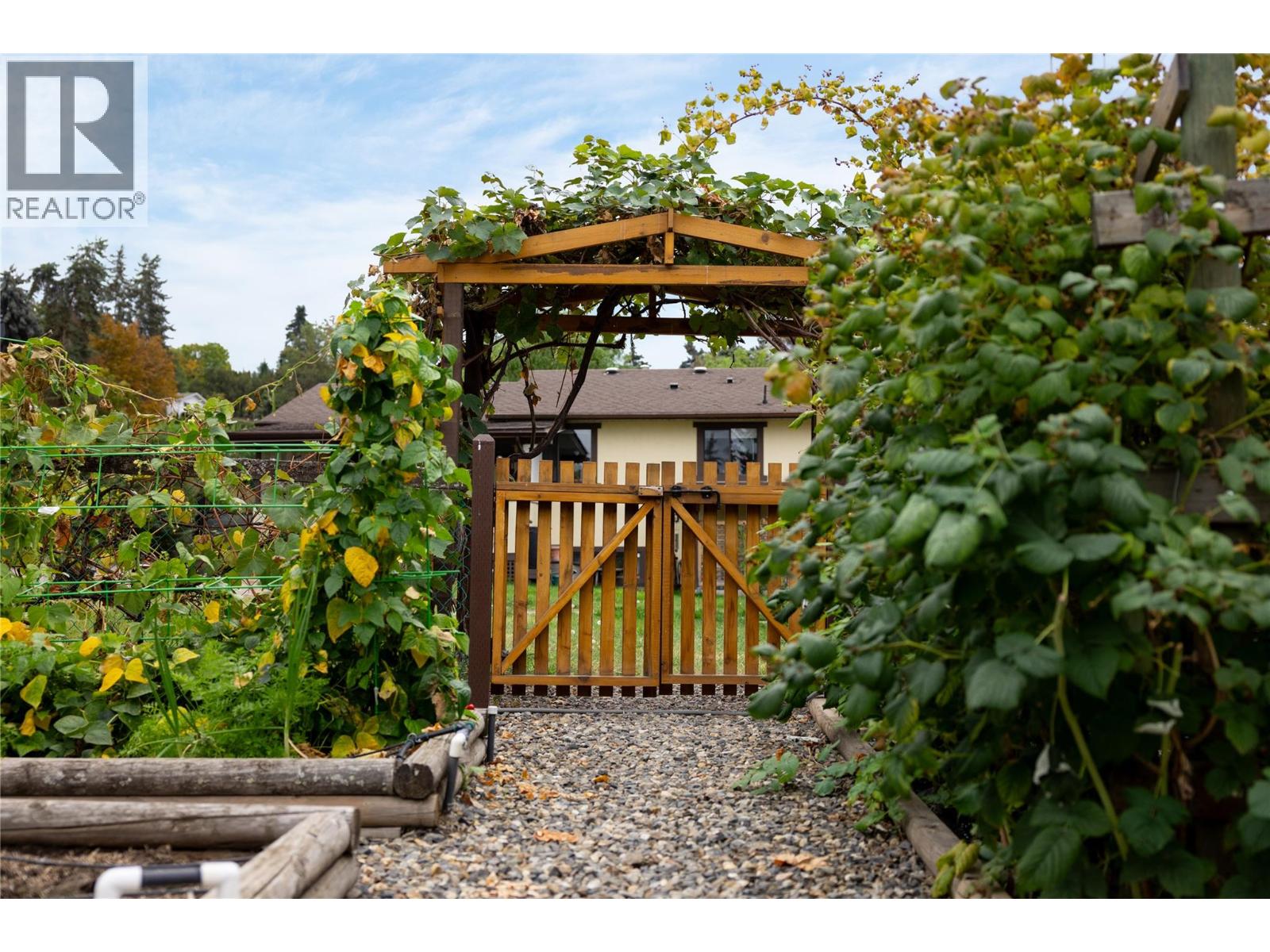 537 Robin Road, Vernon, British Columbia  V1B 3B2 - Photo 56 - 10401933