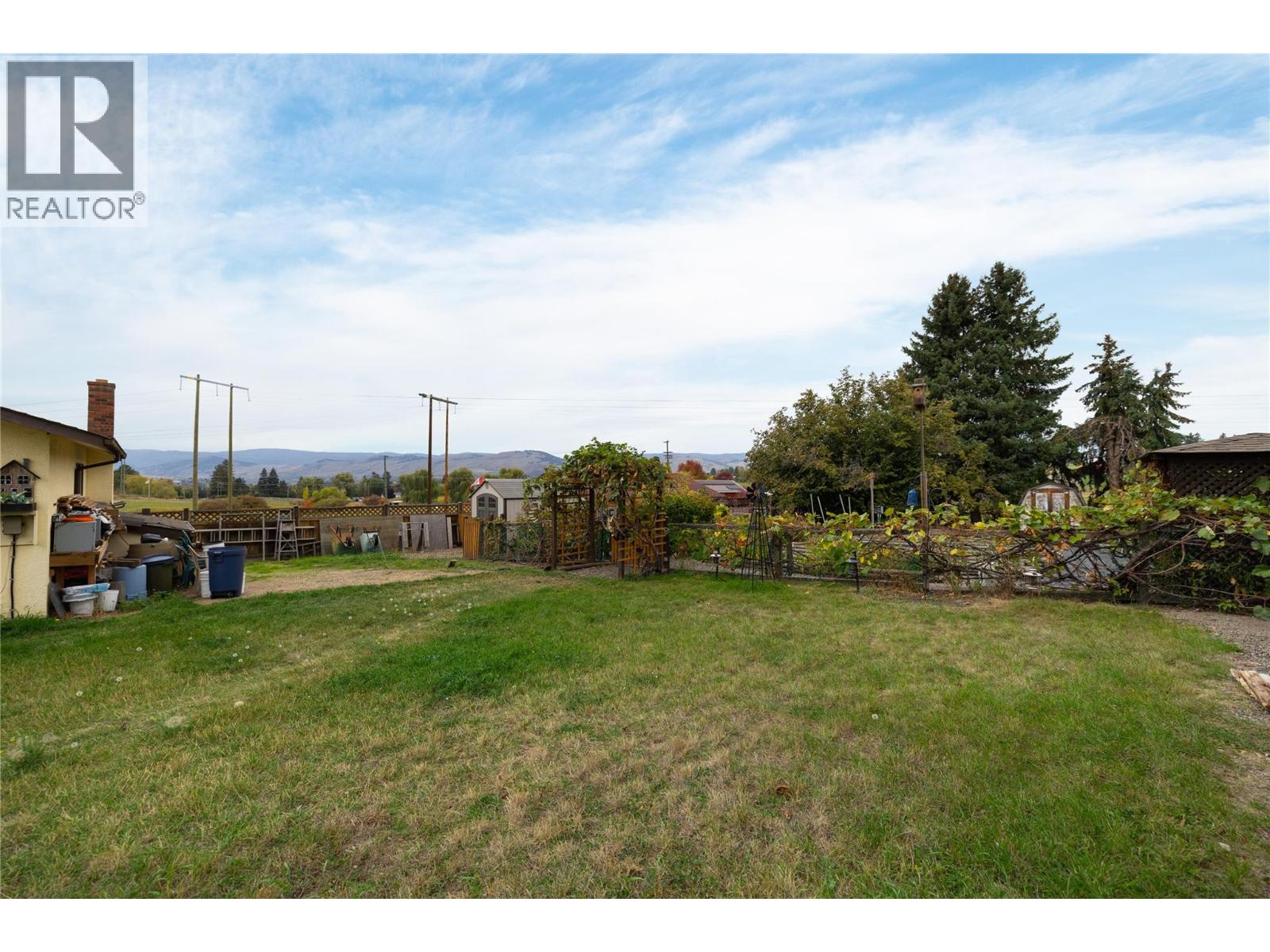 537 Robin Road, Vernon, British Columbia  V1B 3B2 - Photo 38 - 10401933