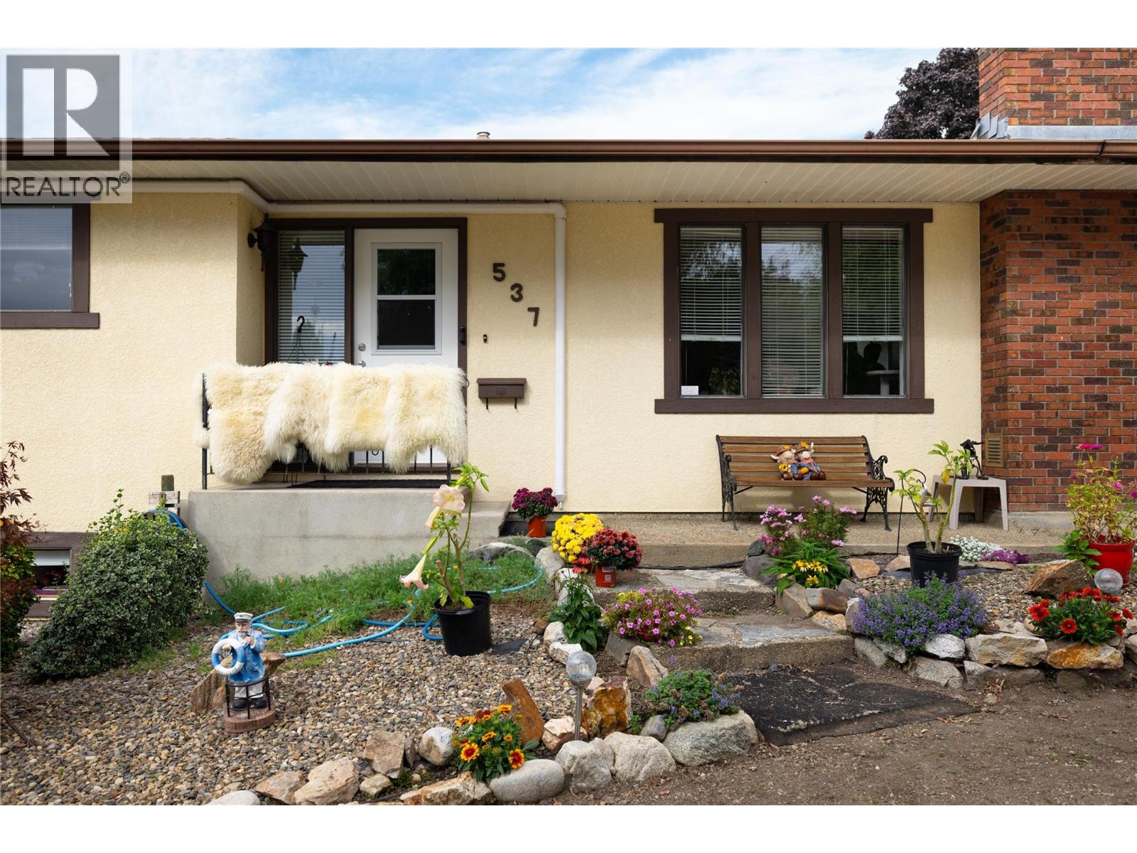 537 Robin Road, Vernon, British Columbia  V1B 3B2 - Photo 4 - 10401933