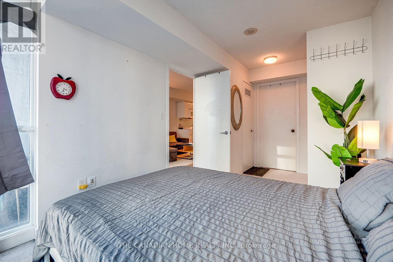 1605 - 21 Iceboat Terrace, Toronto, Ontario  M5V 4A9 - Photo 14 - C13537516
