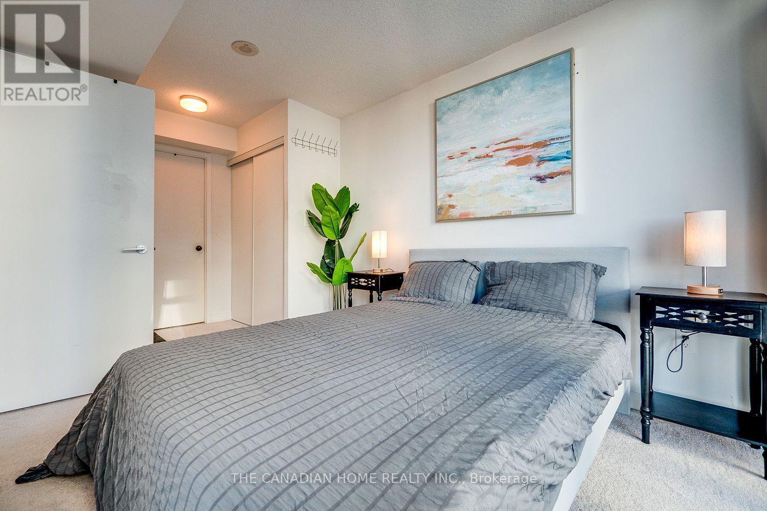 1605 - 21 Iceboat Terrace, Toronto, Ontario  M5V 4A9 - Photo 13 - C13537516