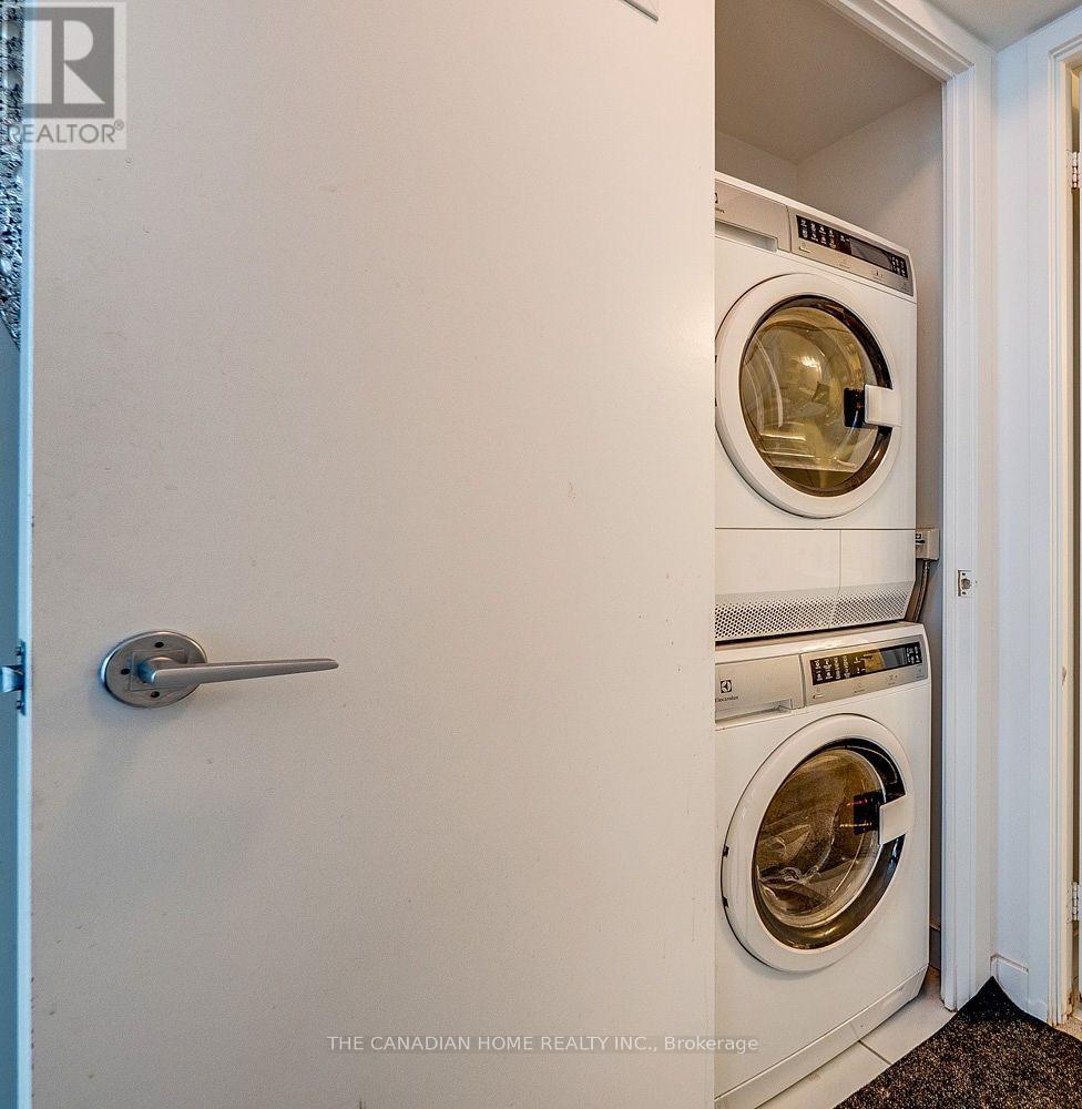 1605 - 21 Iceboat Terrace, Toronto, Ontario  M5V 4A9 - Photo 18 - C13537516