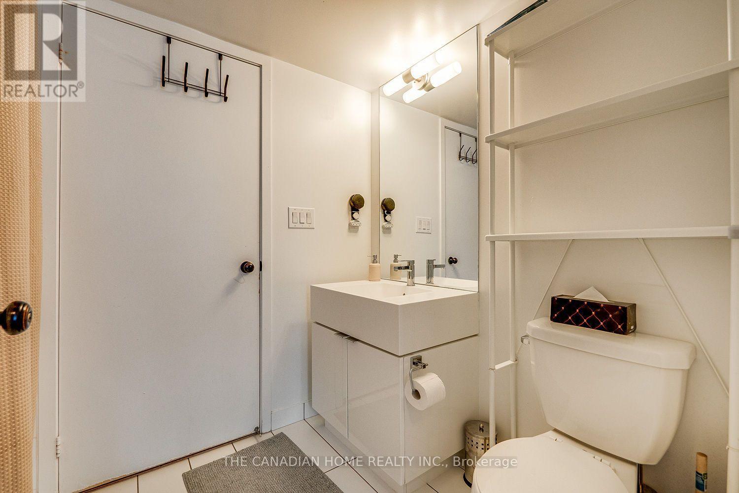 1605 - 21 Iceboat Terrace, Toronto, Ontario  M5V 4A9 - Photo 15 - C13537516