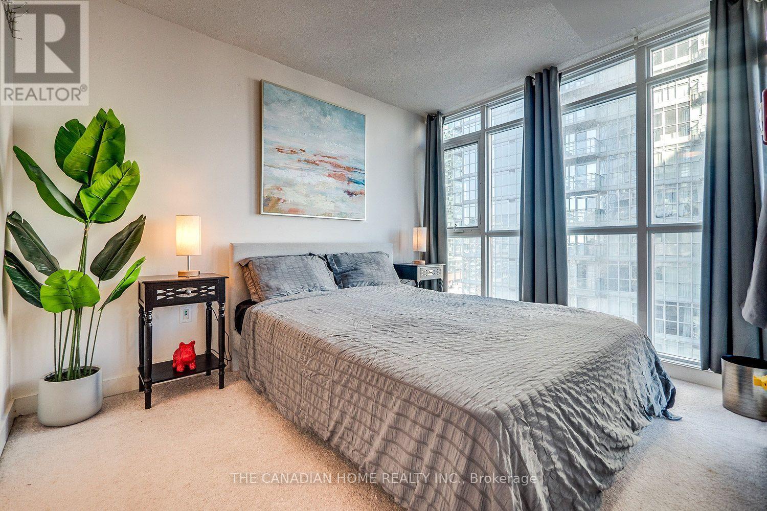 1605 - 21 Iceboat Terrace, Toronto, Ontario  M5V 4A9 - Photo 12 - C13537516