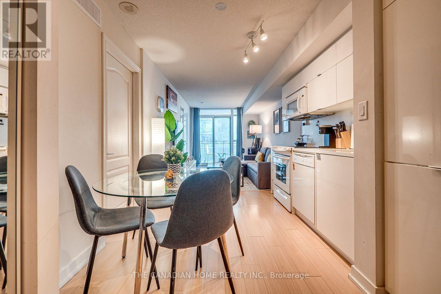1605 - 21 Iceboat Terrace, Toronto, Ontario  M5V 4A9 - Photo 9 - C13537516