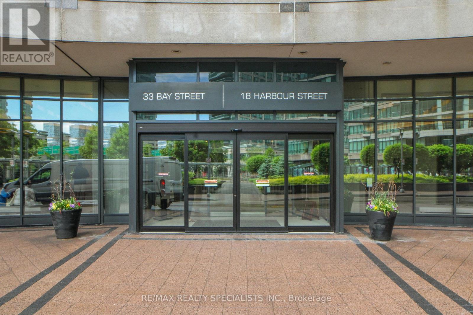 3004 - 18 Harbour Street, Toronto, Ontario  M5J 2Z6 - Photo 3 - C13831992