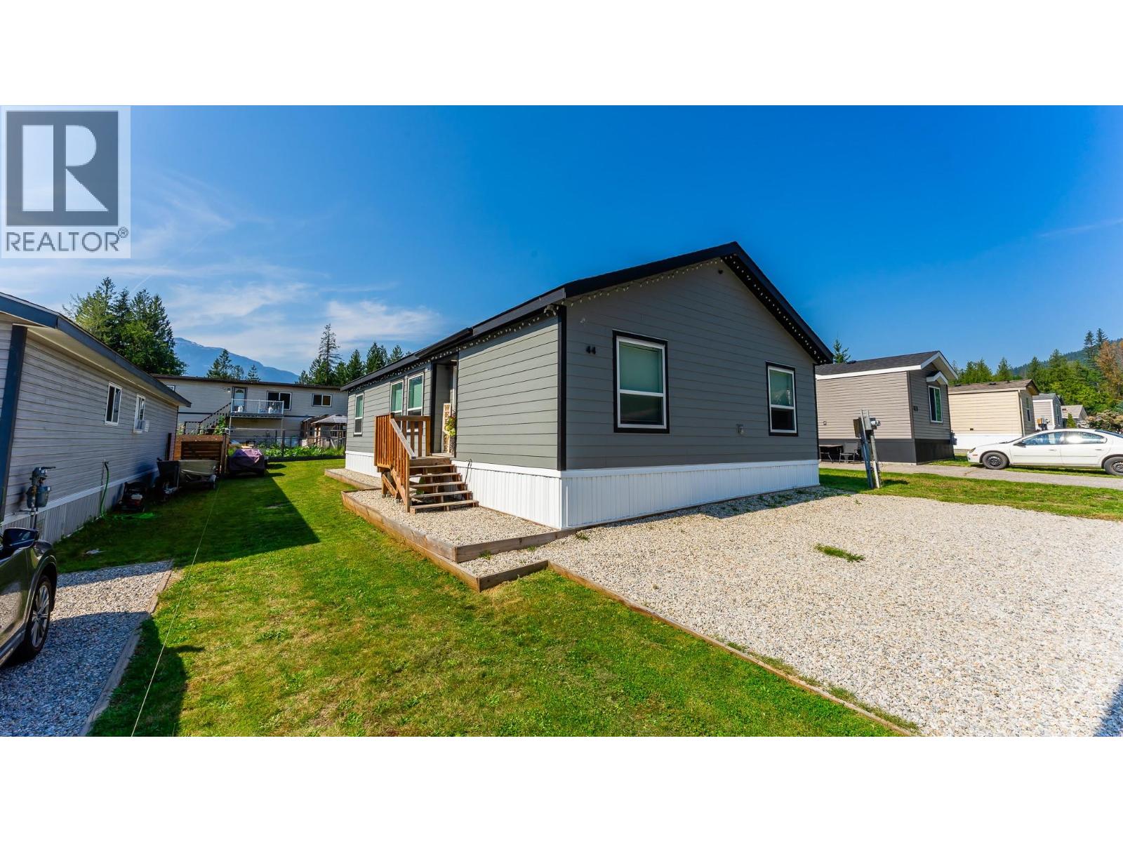 44 Johnson Way, Revelstoke, British Columbia