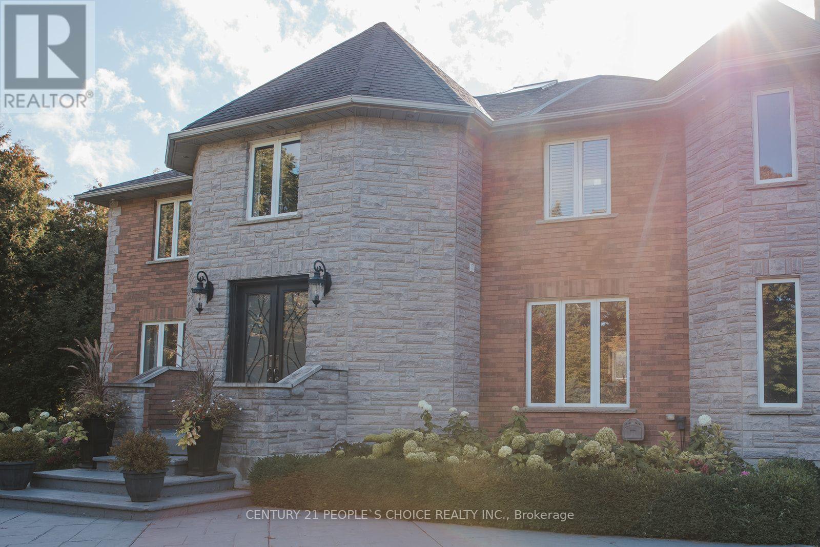 15550 Fifth Side Road, Halton Hills, Ontario  L0P 1K0 - Photo 2 - W13831982