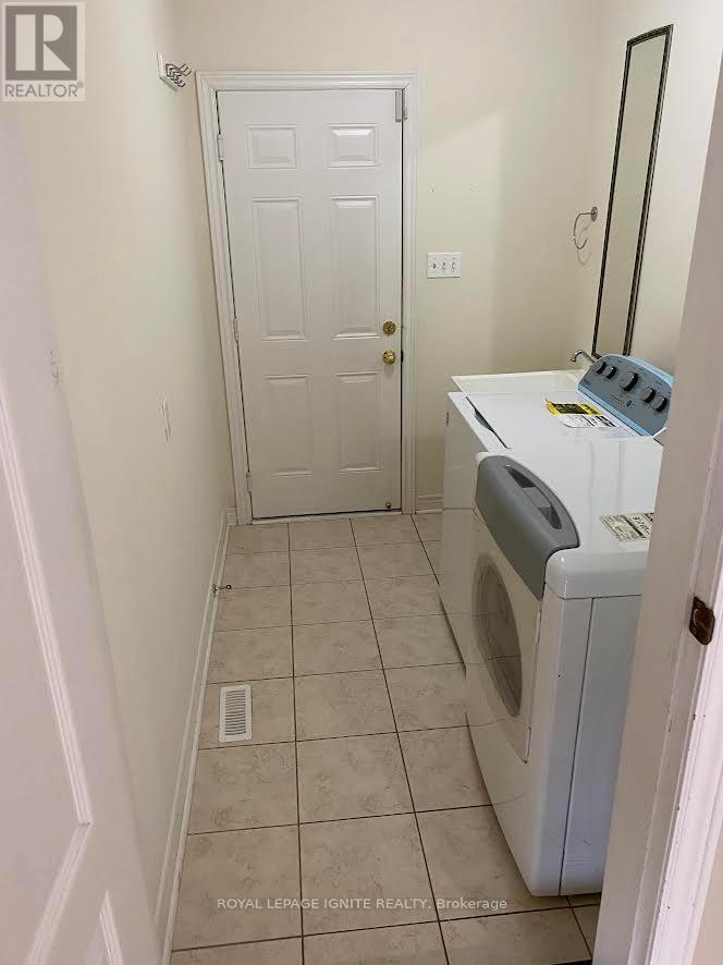 Upper - 43 Vanderbrink Drive, Brampton, Ontario  L6R 0E7 - Photo 12 - W13832002