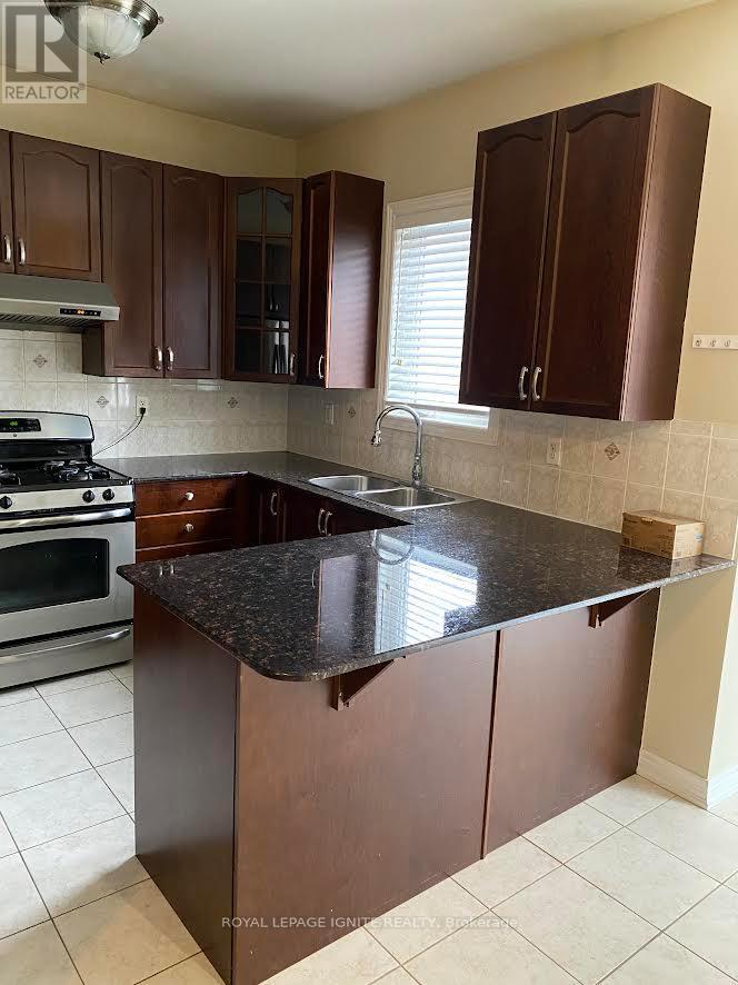 Upper - 43 Vanderbrink Drive, Brampton, Ontario  L6R 0E7 - Photo 4 - W13832002