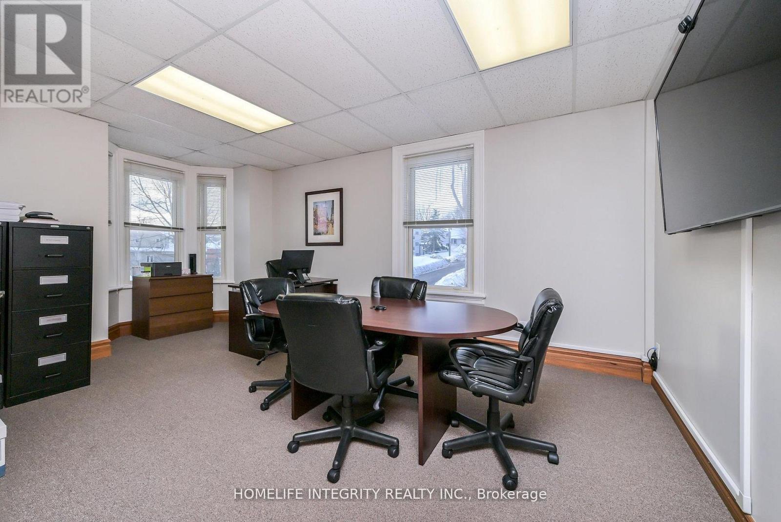 25 Berczy Street, Barrie, Ontario  L4M 3P6 - Photo 24 - S13528746