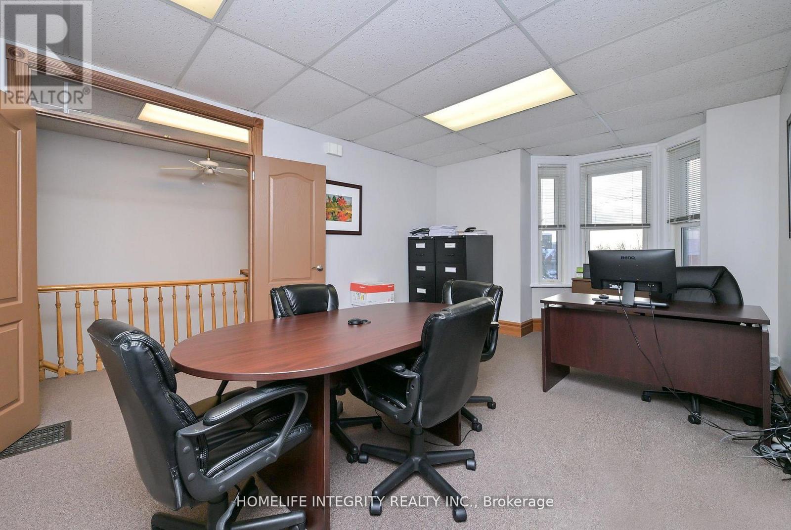 25 Berczy Street, Barrie, Ontario  L4M 3P6 - Photo 26 - S13528746