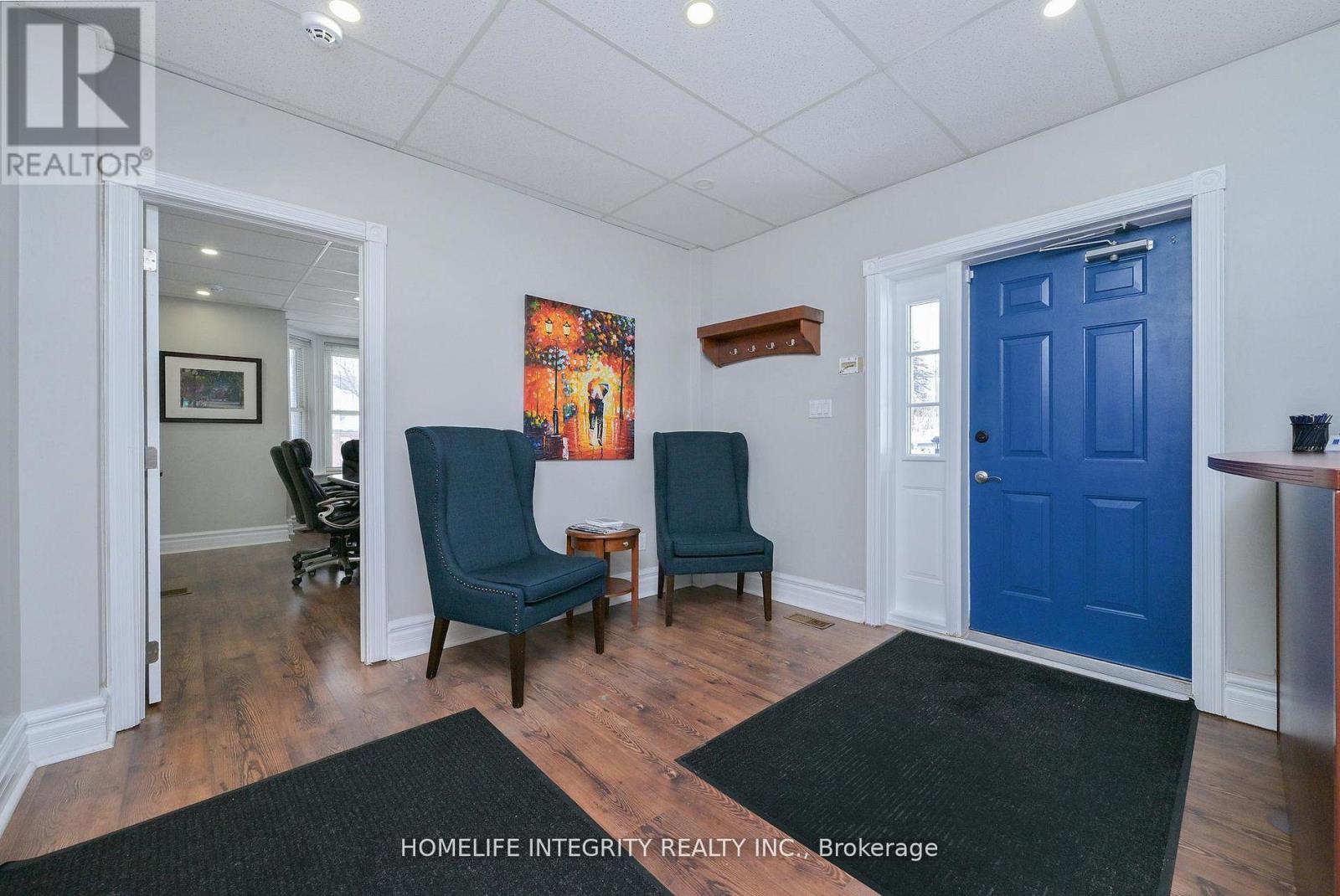 25 Berczy Street, Barrie, Ontario  L4M 3P6 - Photo 7 - S13528746