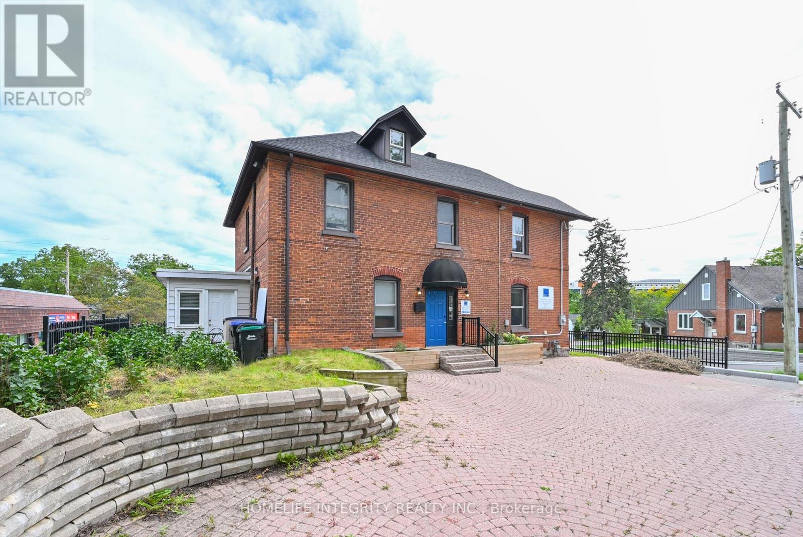 25 Berczy Street, Barrie, Ontario  L4M 3P6 - Photo 5 - S13528746