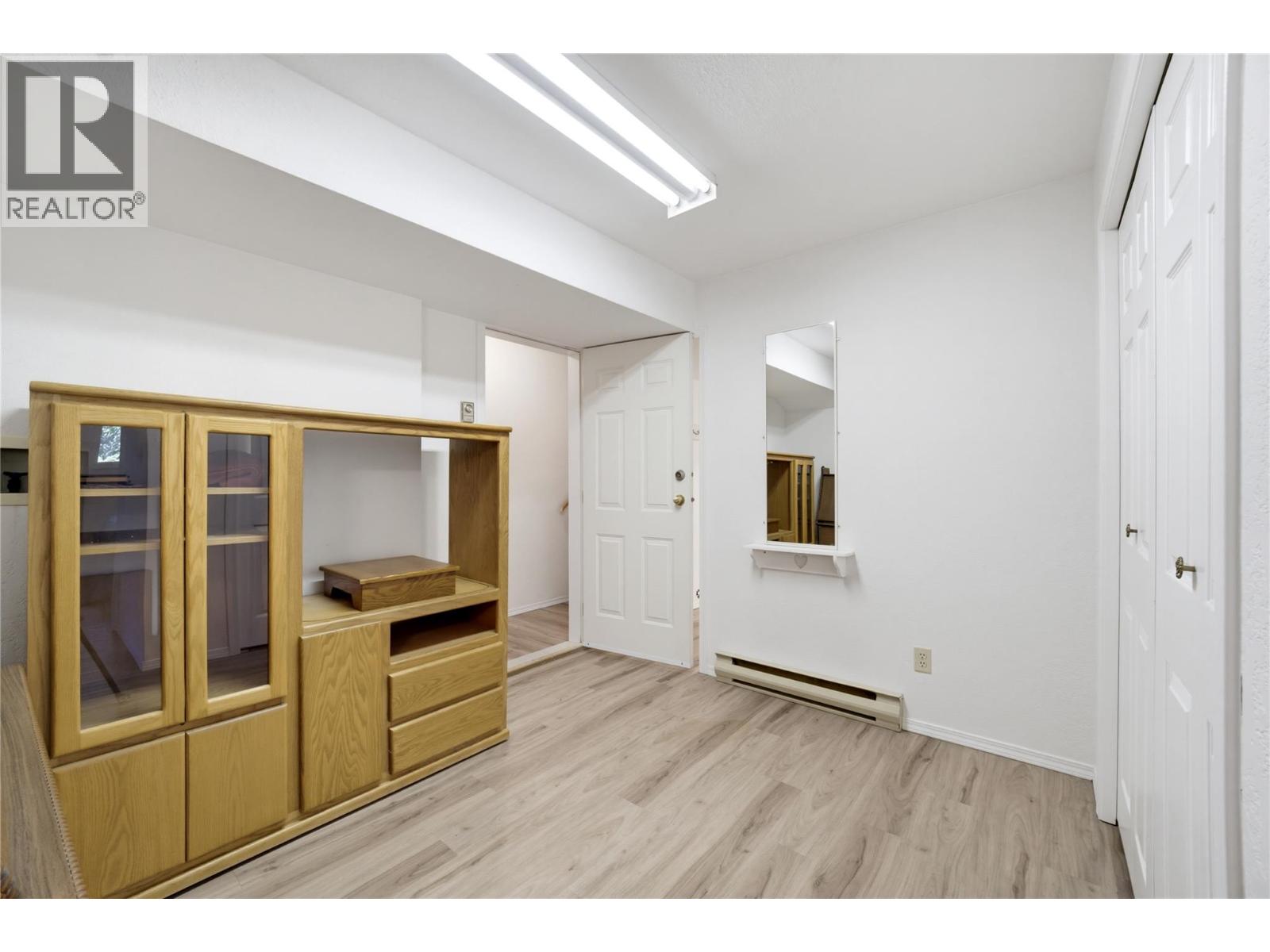 370 10 Avenue SE, Salmon Arm, British Columbia  V1E 2C3 - Photo 39 - 10401960