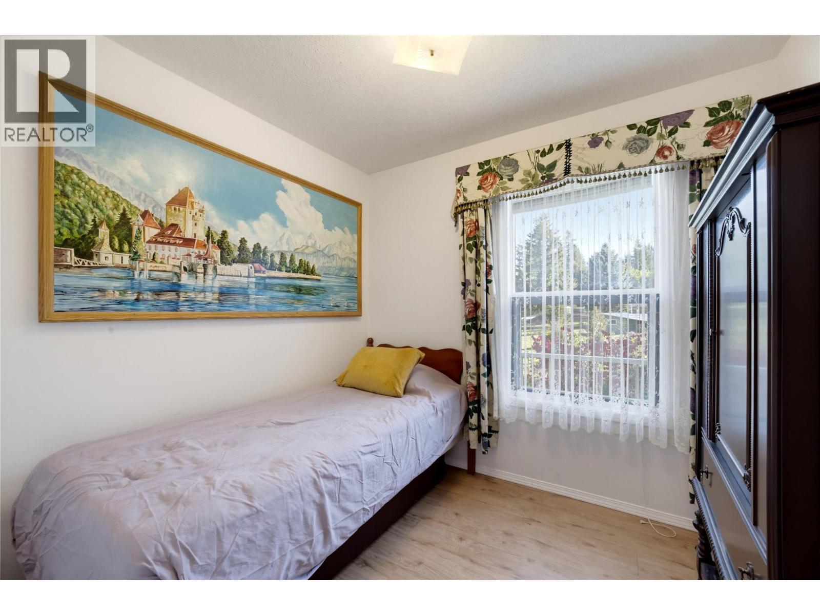 370 10 Avenue SE, Salmon Arm, British Columbia  V1E 2C3 - Photo 18 - 10401960