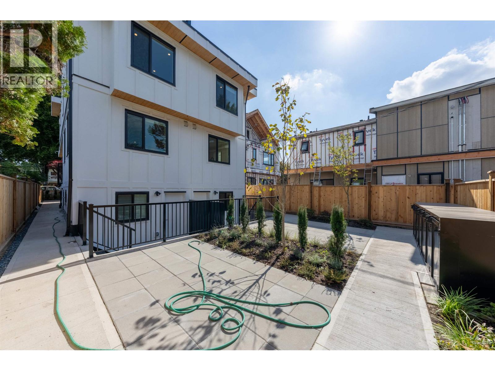 1 5385 Earles Street, Vancouver, British Columbia  V5R 3S2 - Photo 3 - R3168292