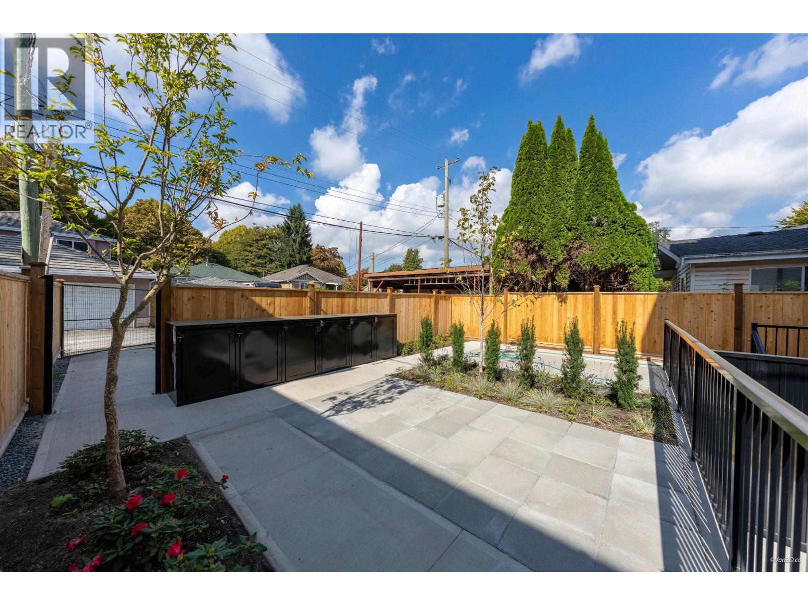 1 5385 Earles Street, Vancouver, British Columbia  V5R 3S2 - Photo 2 - R3168292