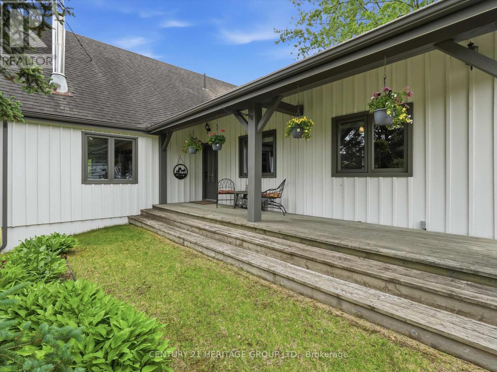 20822 On-48 Highway, East Gwillimbury, Ontario  L0G 1M0 - Photo 2 - N13832044