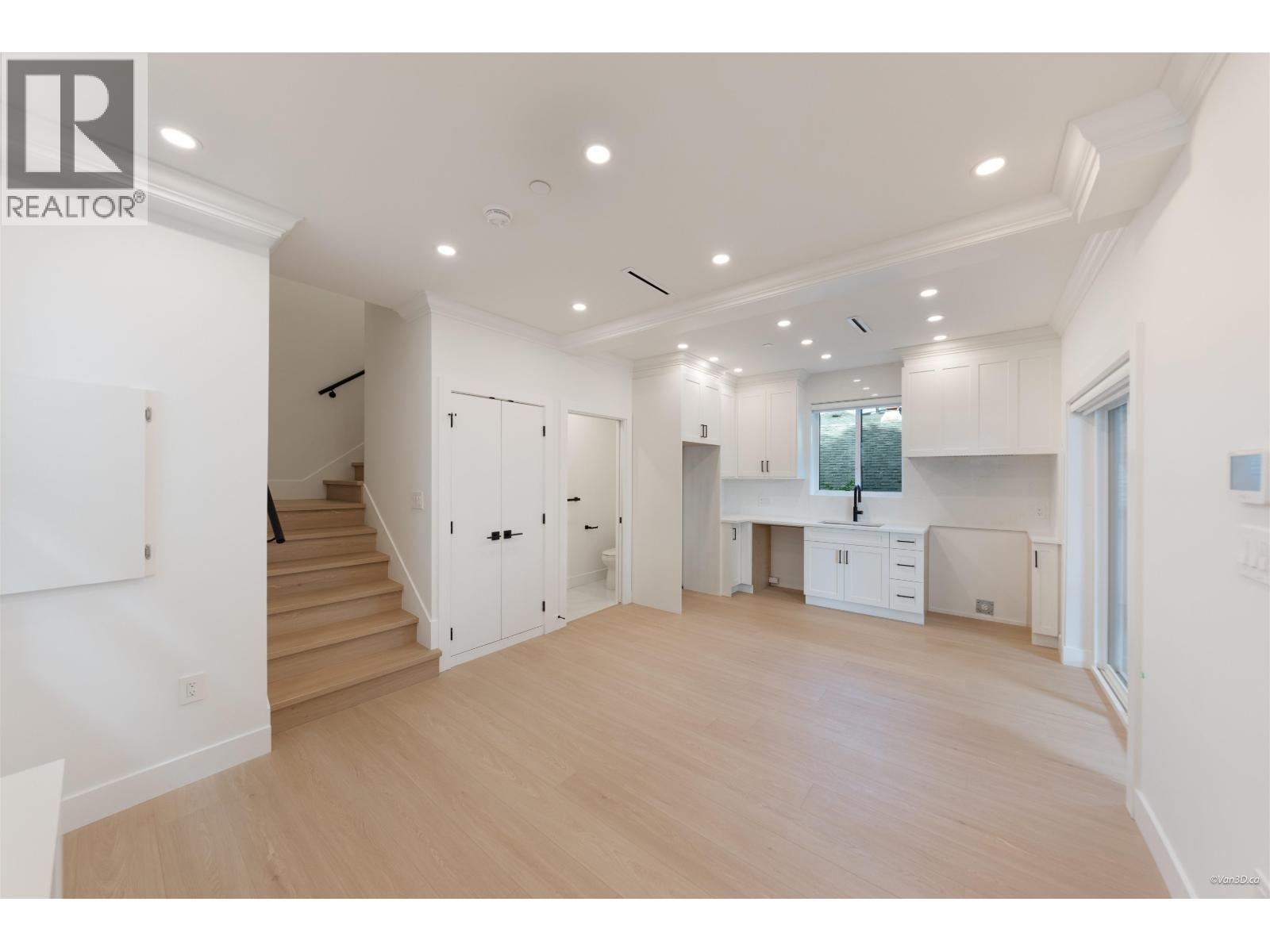 2 5385 Earles Street, Vancouver, British Columbia  V5R 3S2 - Photo 6 - R3168323