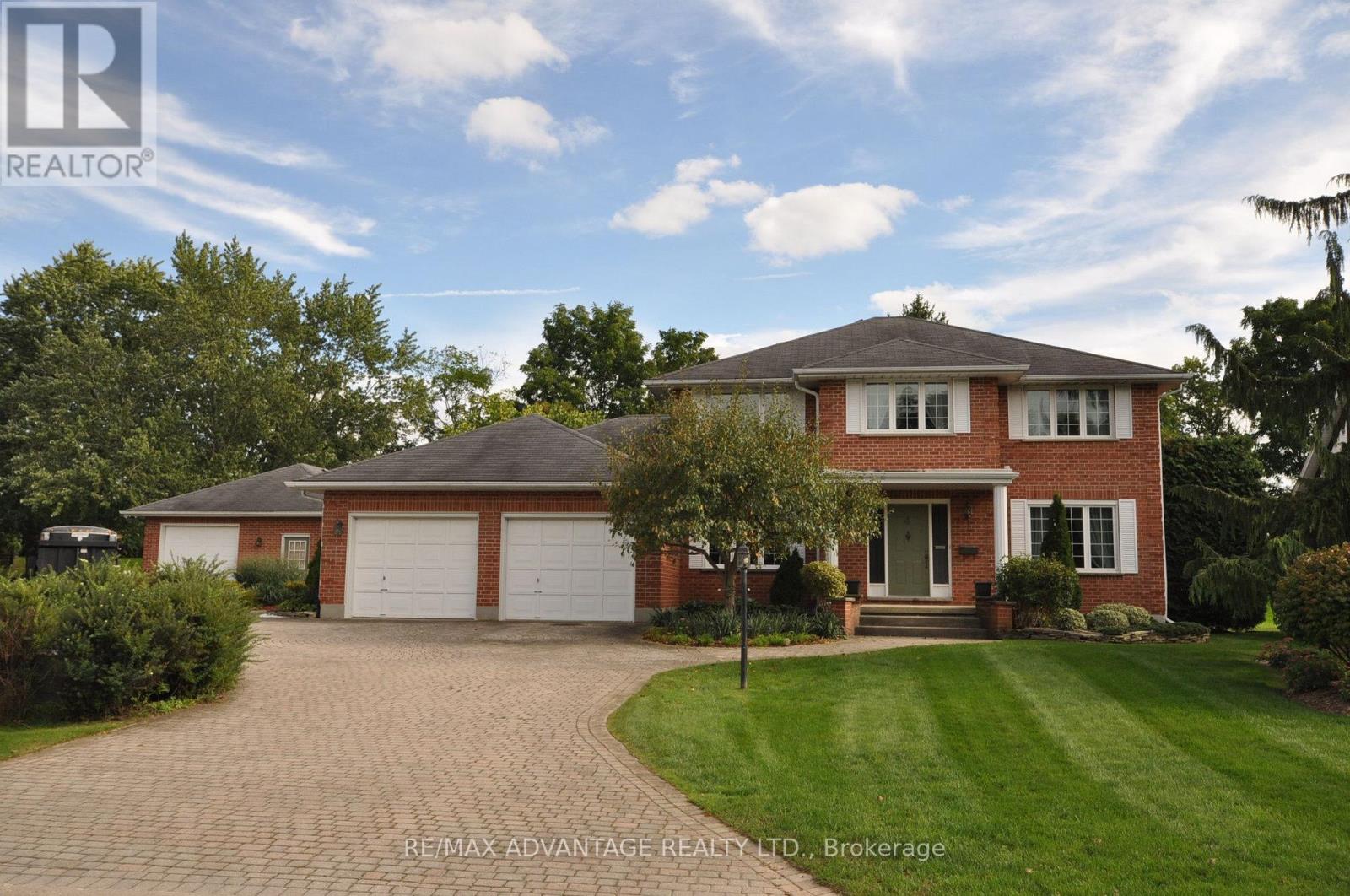 4 CROYDON DRIVE, Middlesex Centre, Ontario