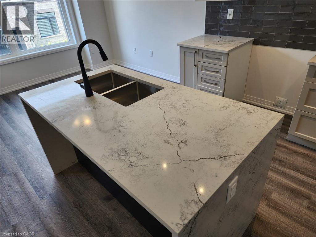 155 Equestrian Way Unit# 152, Cambridge, Ontario  N3E 0E8 - Photo 7 - 40865707