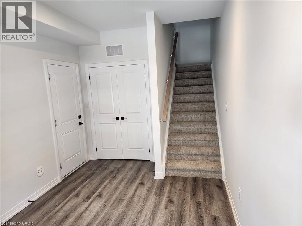 155 Equestrian Way Unit# 152, Cambridge, Ontario  N3E 0E8 - Photo 2 - 40865707