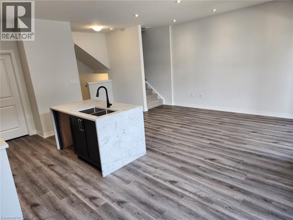 155 Equestrian Way Unit# 152, Cambridge, Ontario  N3E 0E8 - Photo 4 - 40865707