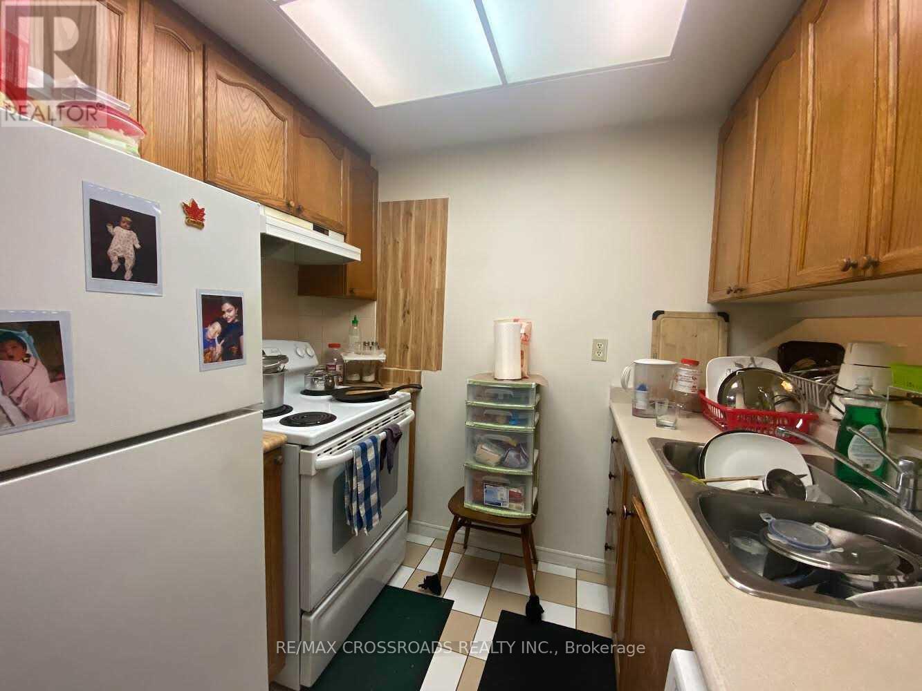 1706 - 7 Bishop Avenue, Toronto, Ontario M2M 4J4 - Photo 6 - C13832124
