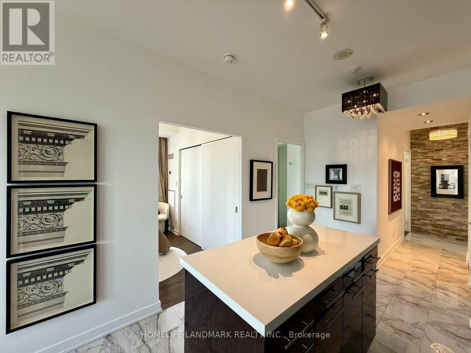 3303 - 126 Simcoe Street, Toronto, Ontario  M5H 4E6 - Photo 3 - C13832138
