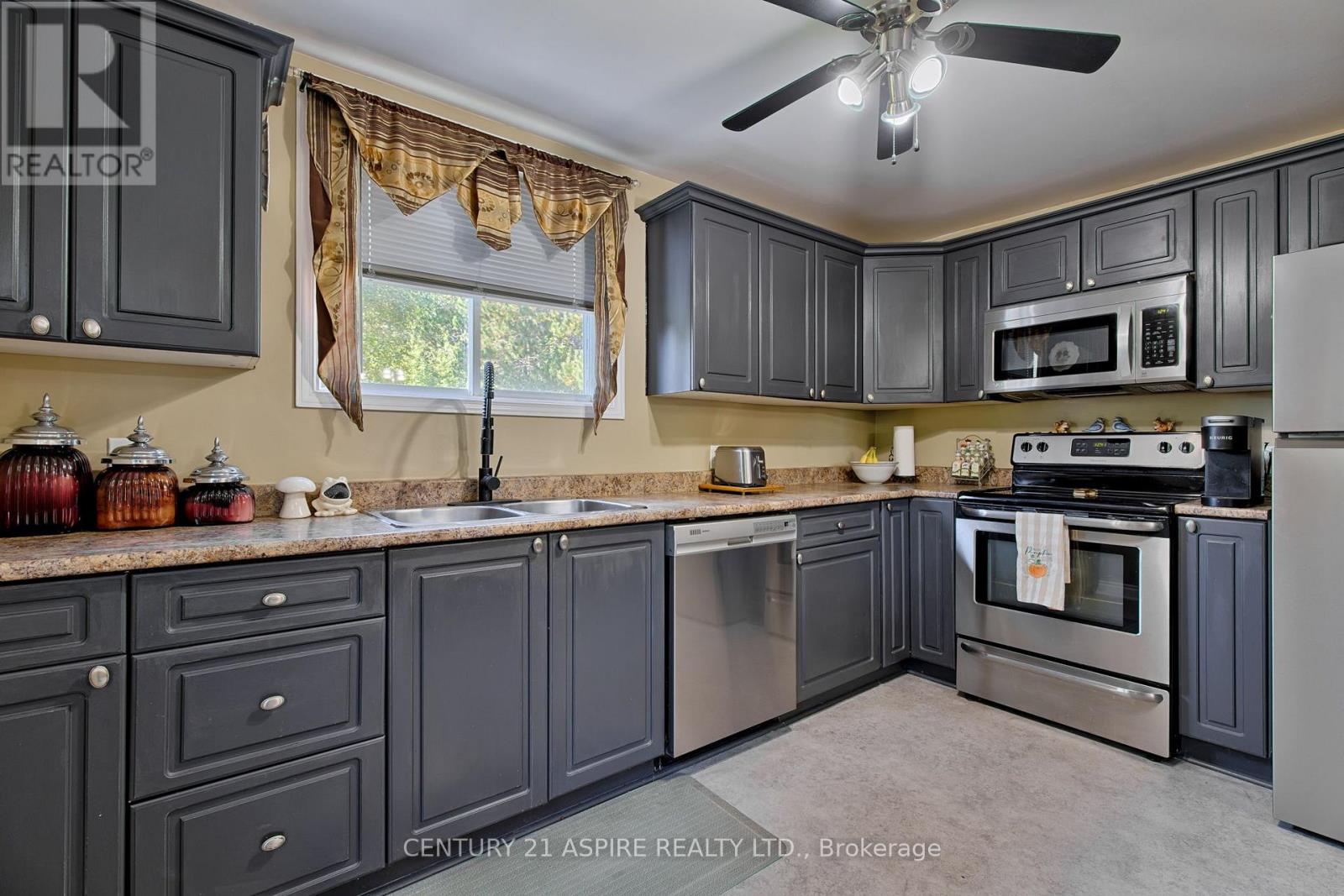 1085 Forest Lea Road, Laurentian Valley, Ontario  K8A 6W6 - Photo 21 - X13832118