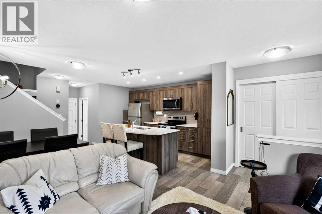 30 Yorkville Boulevard SW