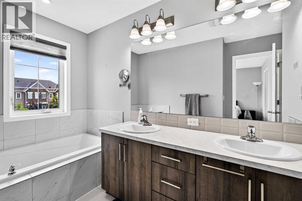 30 Yorkville Boulevard SW