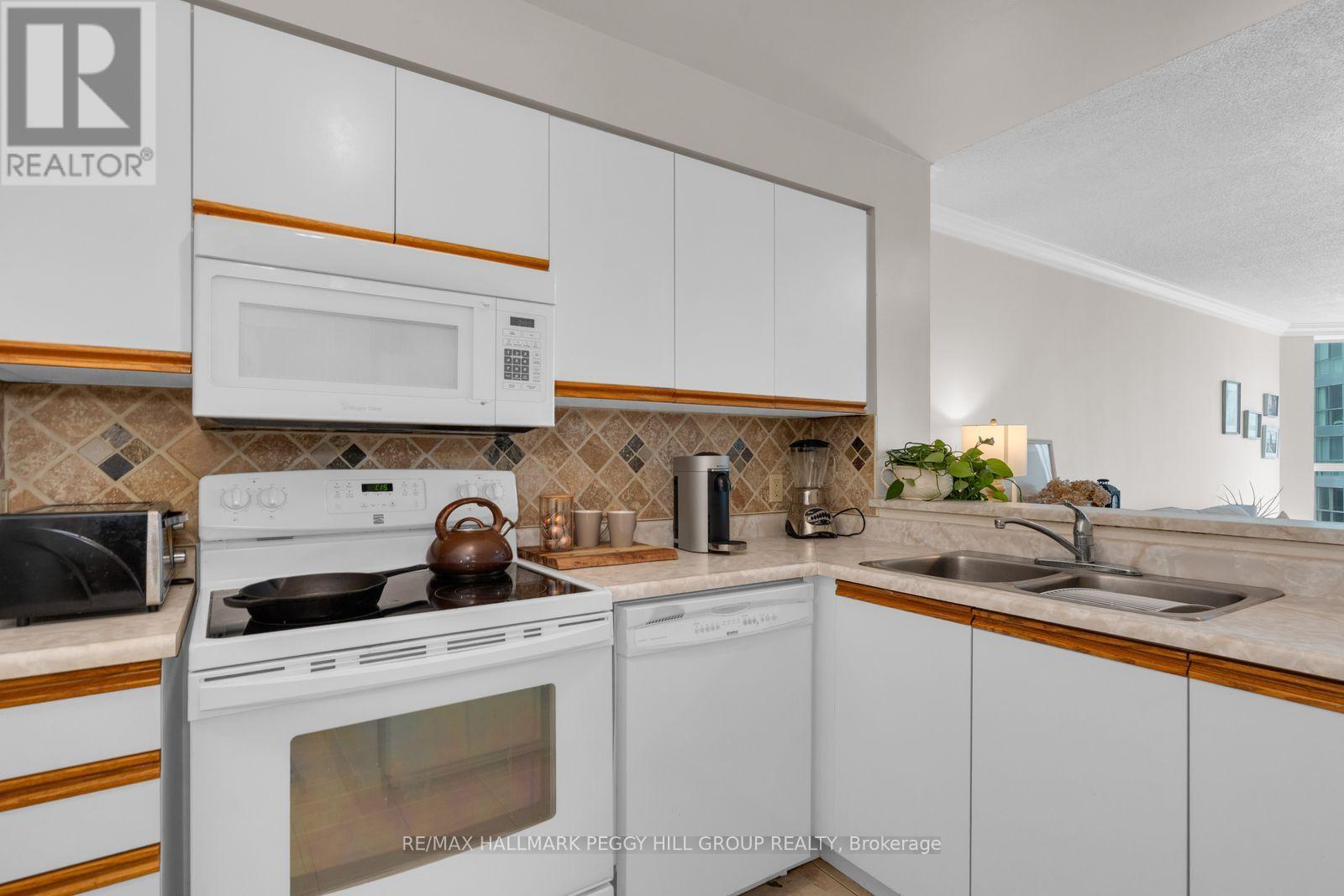 904 - 150 Dunlop Street E, Barrie, Ontario  L4M 6H1 - Photo 5 - S13832090