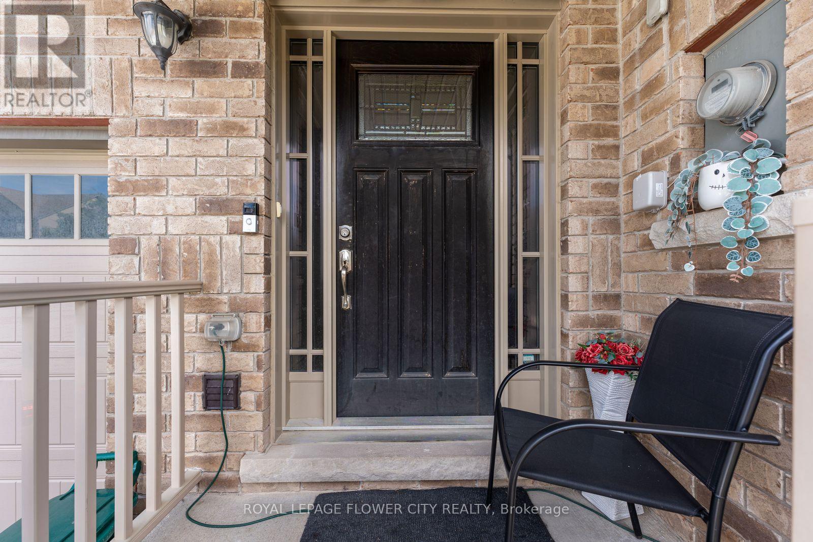 27 Winterton Court, Orangeville, Ontario  L9W 5H8 - Photo 4 - W13832164