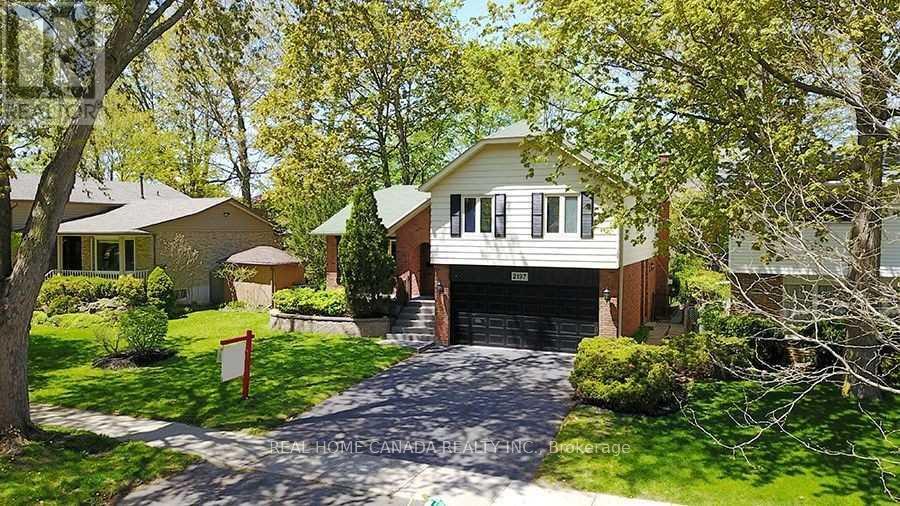 2197 Dunedin Road, Oakville, Ontario  L6J 5V2 - Photo 3 - W13832166
